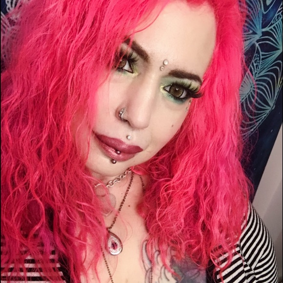 Meet your Posher, Luna ๐
๐ป๐๐๐ - Picture 9 of 11